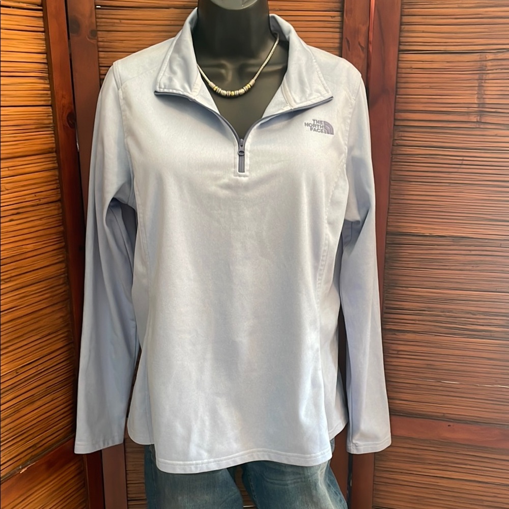 North Face Women’s Quarter Zip pullover shirt - Large Long Sleeve Sky Blue